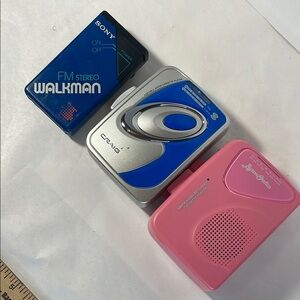 Parts Only 3 Personal Radio Cassette Players - NOT WORKING Sony Craig Byron